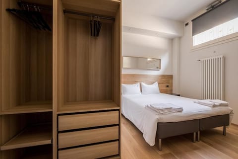 Apartment, 3 Bedrooms | In-room safe, desk, soundproofing, iron/ironing board
