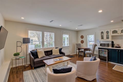 Baker Cottage | Egyptian cotton sheets, premium bedding, down comforters, pillowtop beds