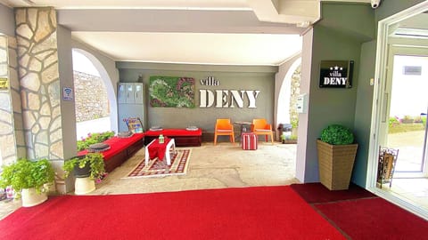 Standard Triple Room | Courtyard view