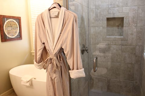 Eagles Nest Whole House Rental | Bathroom | Free toiletries, hair dryer, towels, soap