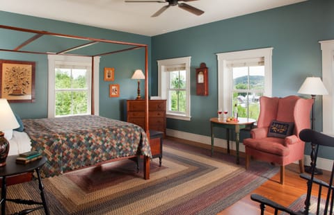 Premium Room, In the Hillside Cottages, 1 King Bed, Non Smoking | Individually decorated, individually furnished, iron/ironing board