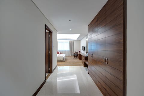 In-room safe, desk, soundproofing, iron/ironing board