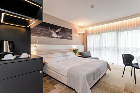 Comfort Double or Twin Room | Minibar, individually decorated, desk, laptop workspace