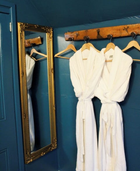 Deluxe Pheasant Room - Double/Twin | Frette Italian sheets, premium bedding, individually decorated