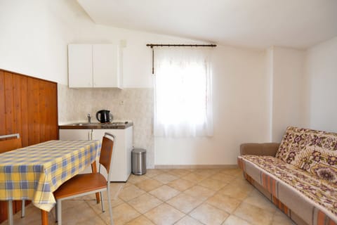 Standard Apartment, 1 Bedroom (1633/16827) | Living area | TV