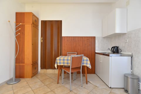 Standard Apartment, 1 Bedroom (1633/16827) | Private kitchenette | Fridge, stovetop, cookware/dishes/utensils, freezer