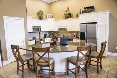 Luxury Condo, Multiple Beds | Private kitchen | Shared fridge, microwave