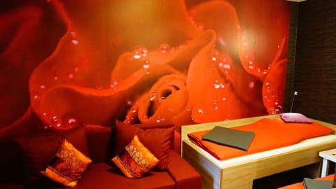 Double Room, Shared Bathroom (Rosegarden) | Hypo-allergenic bedding, soundproofing, free WiFi, bed sheets