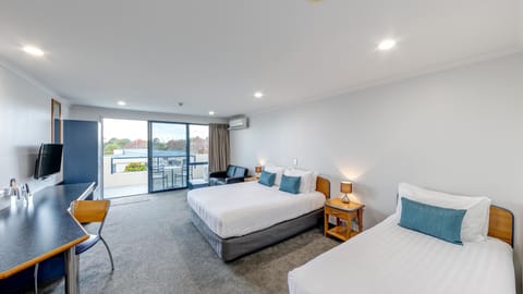Superior Studio with Seaview | Desk, iron/ironing board, free WiFi, bed sheets