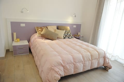 Comfort Double or Twin Room | Desk, blackout drapes, cribs/infant beds, free WiFi