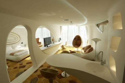 Deluxe Suite | Premium bedding, minibar, in-room safe, desk