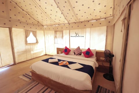 Egyptian cotton sheets, premium bedding, rollaway beds (surcharge)