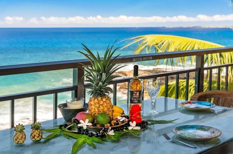 Condo, 1 King Bed with Sofa bed (Kona Makai 1-301) | Dining