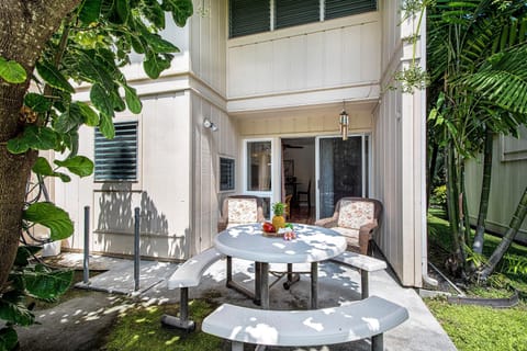 Condo, Multiple Beds, Partial Ocean View (Keauhou Kona Surf & Racquet Club #37) | Outdoor dining