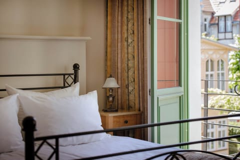 Deluxe Double Room, 1 Double Bed | Pillowtop beds, blackout drapes, iron/ironing board, free WiFi