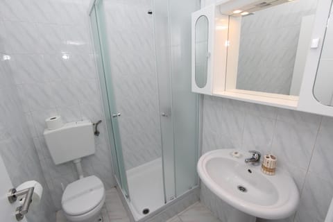 Twin Room, Balcony | Bathroom | Shower, hair dryer, towels, toilet paper