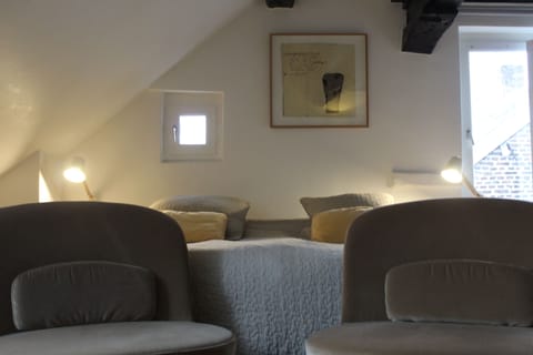 Comfort Quadruple Room, Bathtub | Minibar, in-room safe, individually decorated, individually furnished