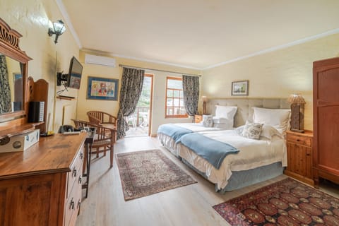 Classic Twin Room | Premium bedding, in-room safe, desk, free WiFi