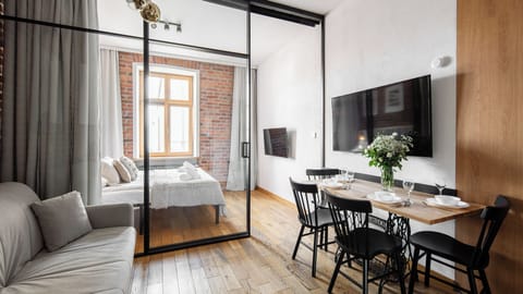Diamond Room | In-room safe, soundproofing, free cribs/infant beds, free WiFi