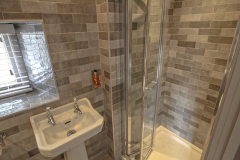 Superior Double Room, Ensuite | Bathroom