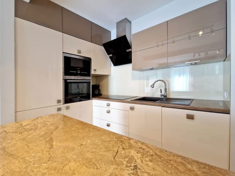 Superior Chalet (Komandorska 3C) | 4 bedrooms, desk, blackout drapes, iron/ironing board