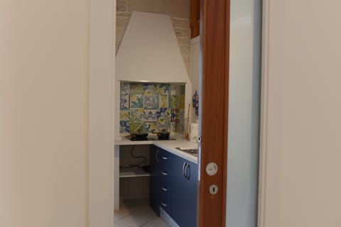 Apartment, 1 Bedroom | Private kitchenette | Fridge, stovetop, coffee/tea maker, electric kettle