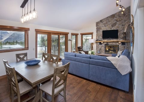 Condo, 3 Bedrooms | Living room | Smart TV
