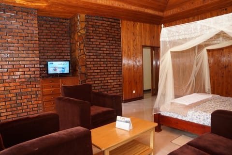 In-room safe, desk, free WiFi, bed sheets