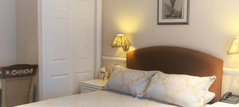 Desk, laptop workspace, soundproofing, iron/ironing board