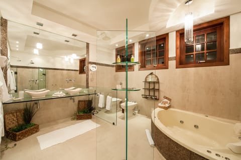 Royal Room | Bathroom | Shower, hair dryer, bathrobes, slippers