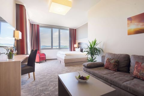 Deluxe Double Room, 1 Double Bed with Sofa bed (with Sofabed) | Hypo-allergenic bedding, minibar, in-room safe, desk