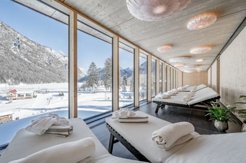 Sauna, steam room, body treatments, massages