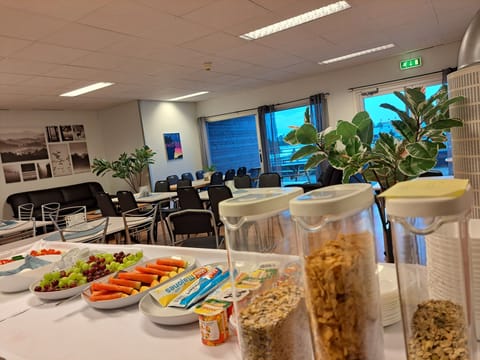 Free daily buffet breakfast