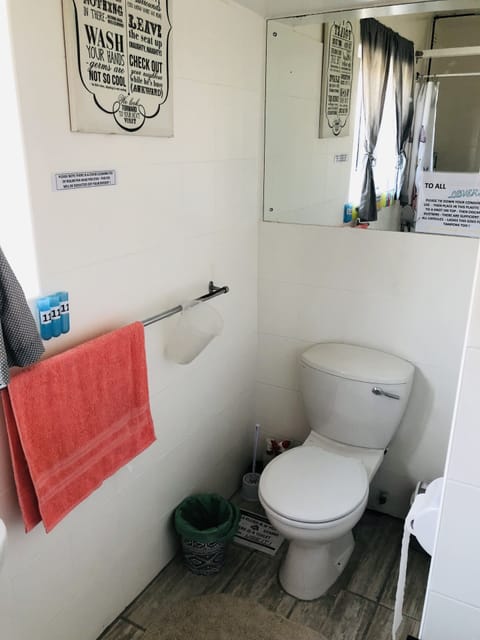 Laptop workspace, blackout drapes, iron/ironing board, free WiFi