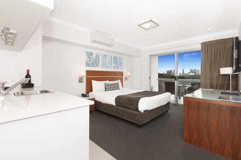 Desk, laptop workspace, WiFi (free), bed sheets
