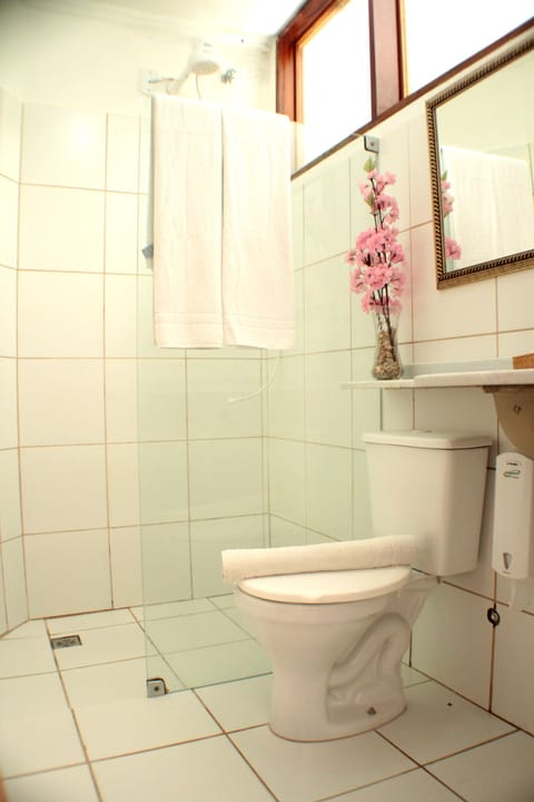 Superior Quadruple Room | Bathroom | Shower, free toiletries, towels