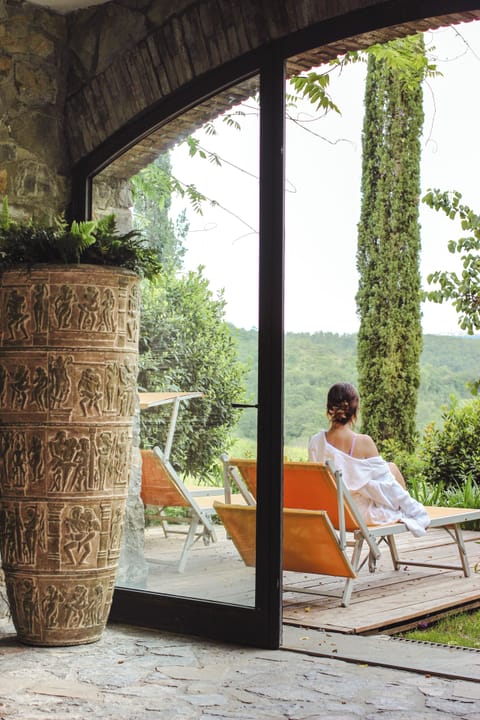 Sauna, hot tub, steam room, Turkish bath, body treatments, aromatherapy
