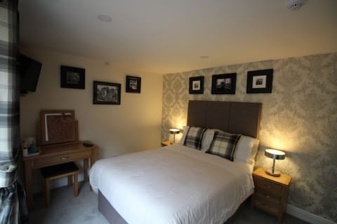 Superior Double Room, Ensuite (Meadow)
