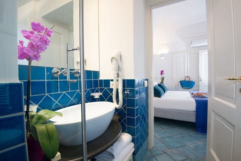 Standard Room, City View | Room amenity