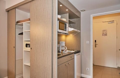 Fridge, microwave, stovetop, electric kettle