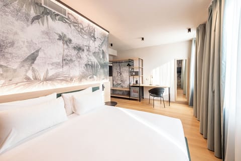 Comfort Double or Twin Room | Hypo-allergenic bedding, down comforters, minibar, in-room safe