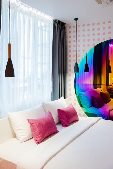 Executive Suite | In-room safe, individually decorated, free WiFi, bed sheets