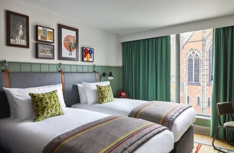 Standard Room, 2 Twin Beds | Premium bedding, in-room safe, desk, laptop workspace