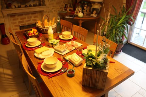 Free daily continental breakfast