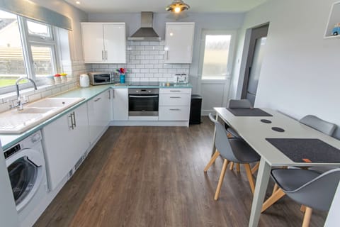 Cottage (2 Bedrooms) | Interior