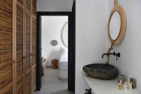 Honeymoon Suite, Hot Tub | Bathroom | Designer toiletries, hair dryer, slippers, towels