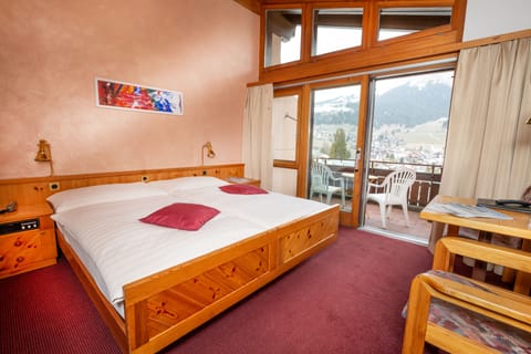 Standard Double Room | In-room safe, desk, free WiFi, bed sheets