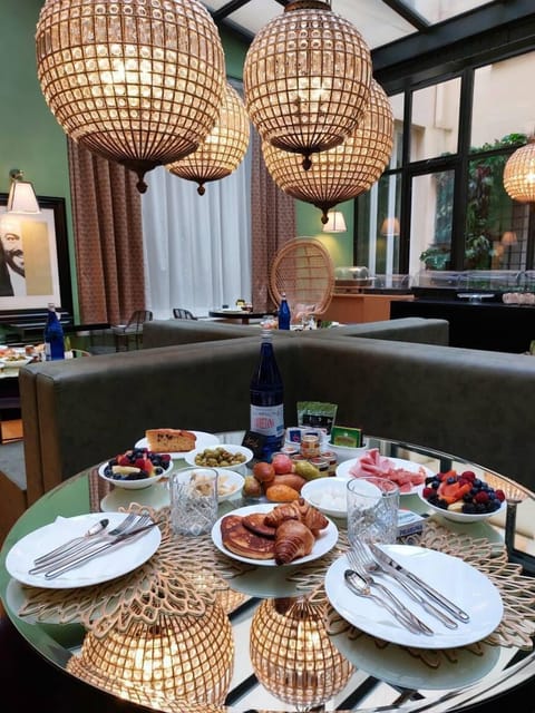 Free continental breakfast