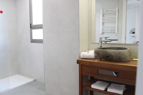 Bathroom | Free toiletries