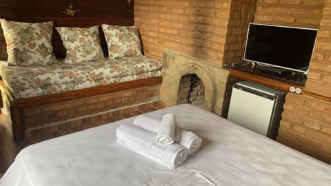 Quadruple Room | Minibar, bed sheets